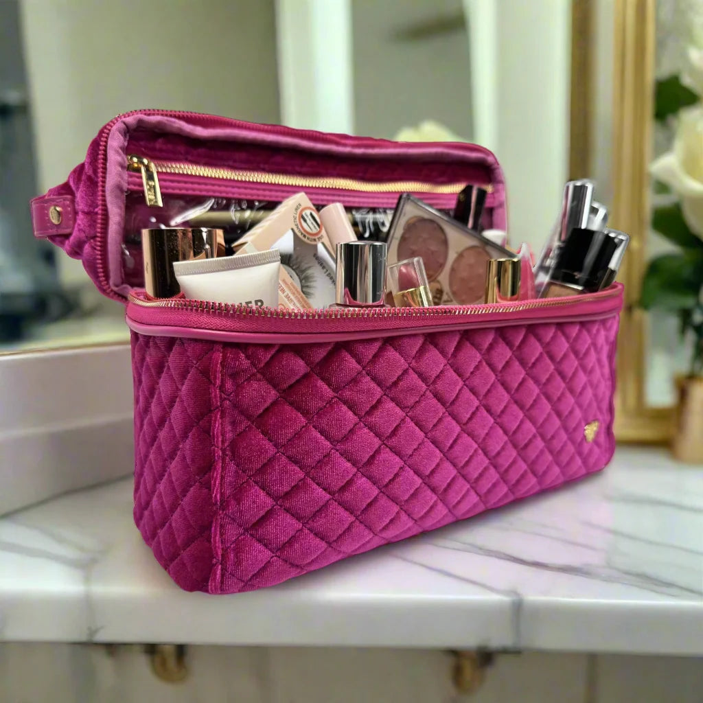 Stylist Travel Bag in Fuchsia Velvet