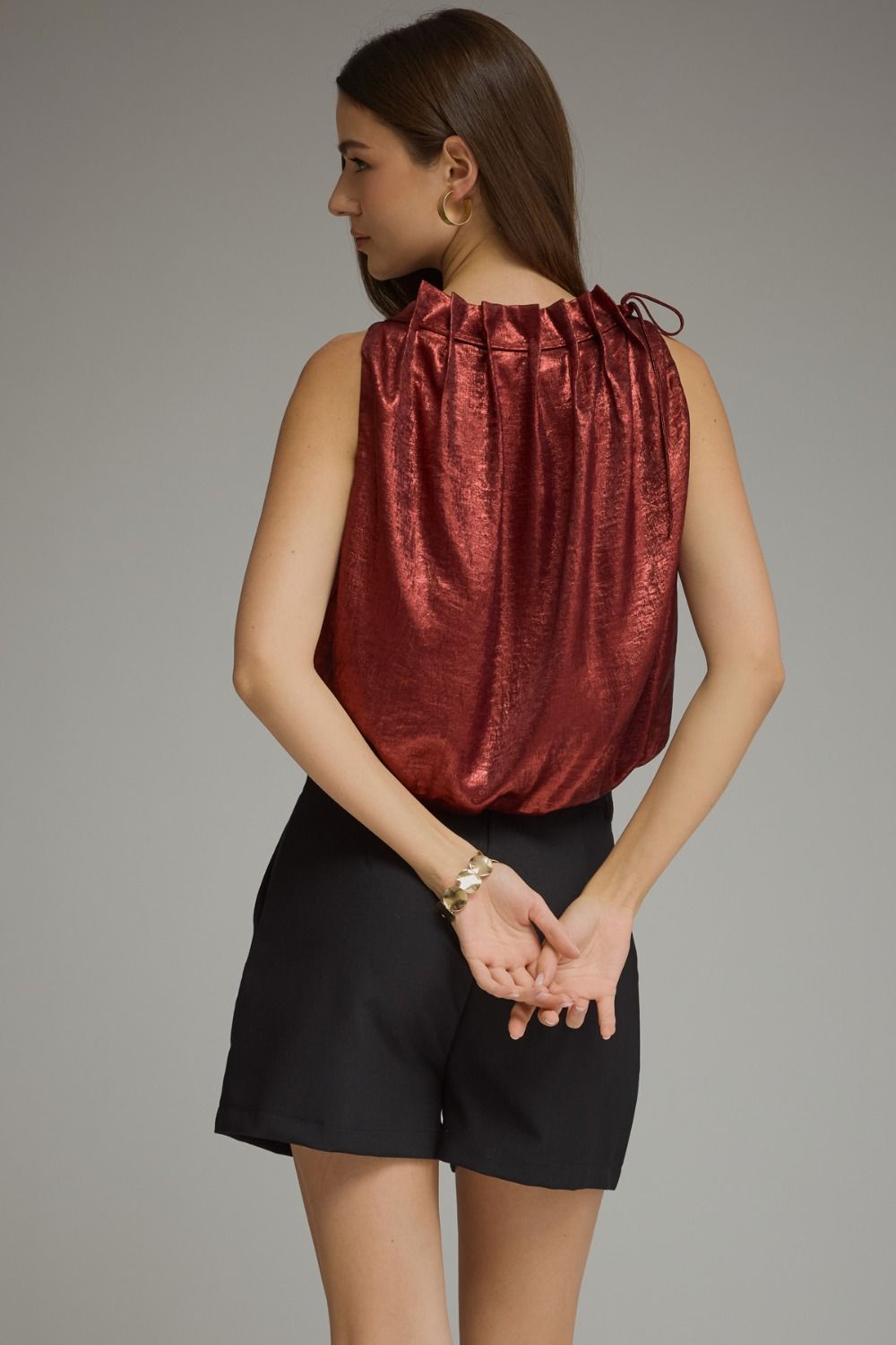 Sleeveless High-Neck Top in Wine